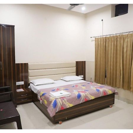 Rk Lodge Amritsar Extérieur photo