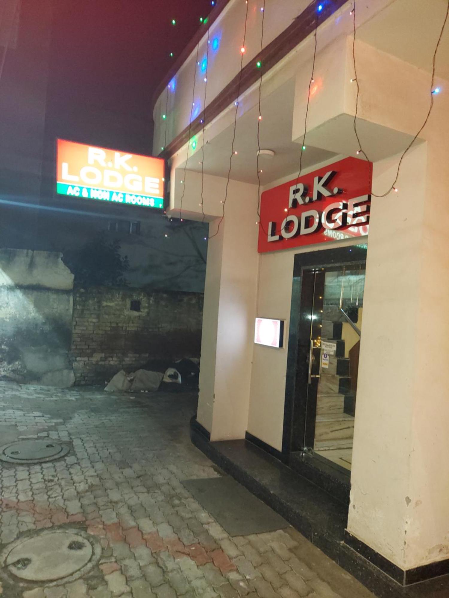 Rk Lodge Amritsar Extérieur photo