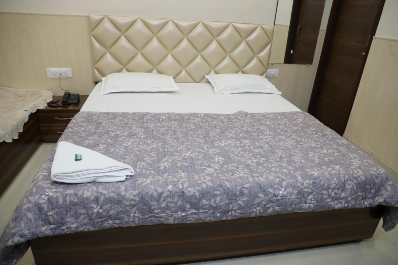 Rk Lodge Amritsar Extérieur photo