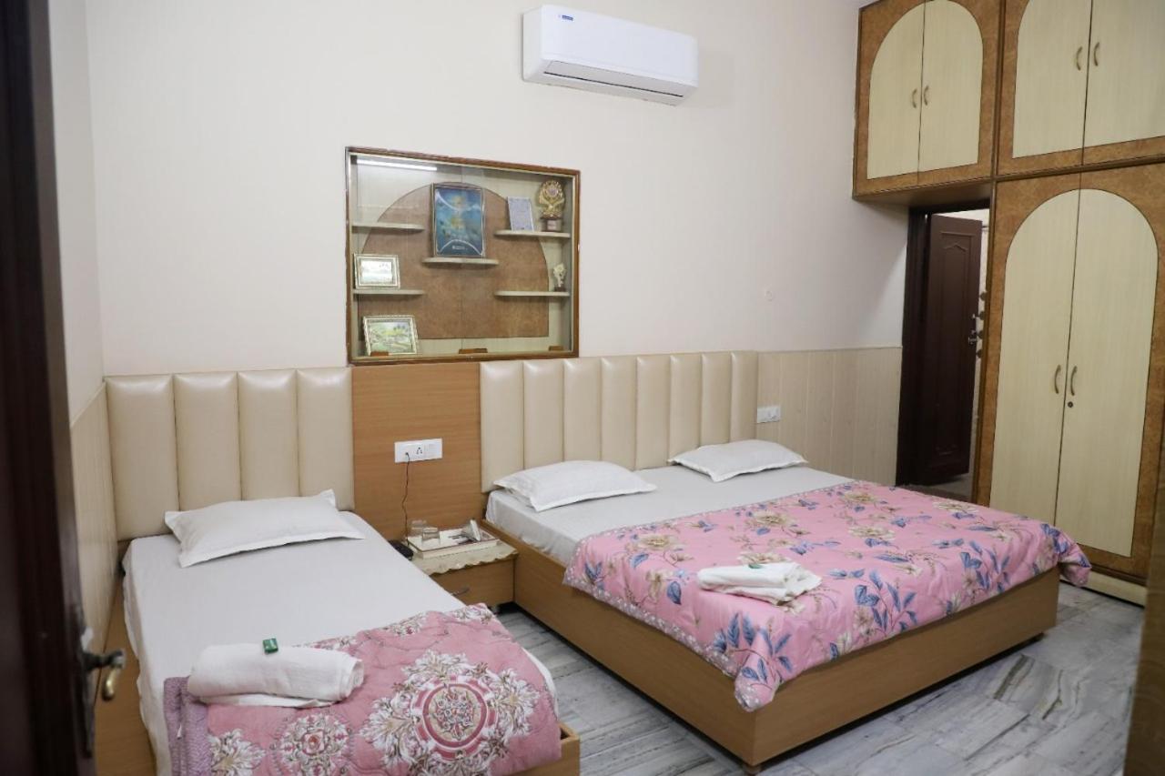 Rk Lodge Amritsar Extérieur photo