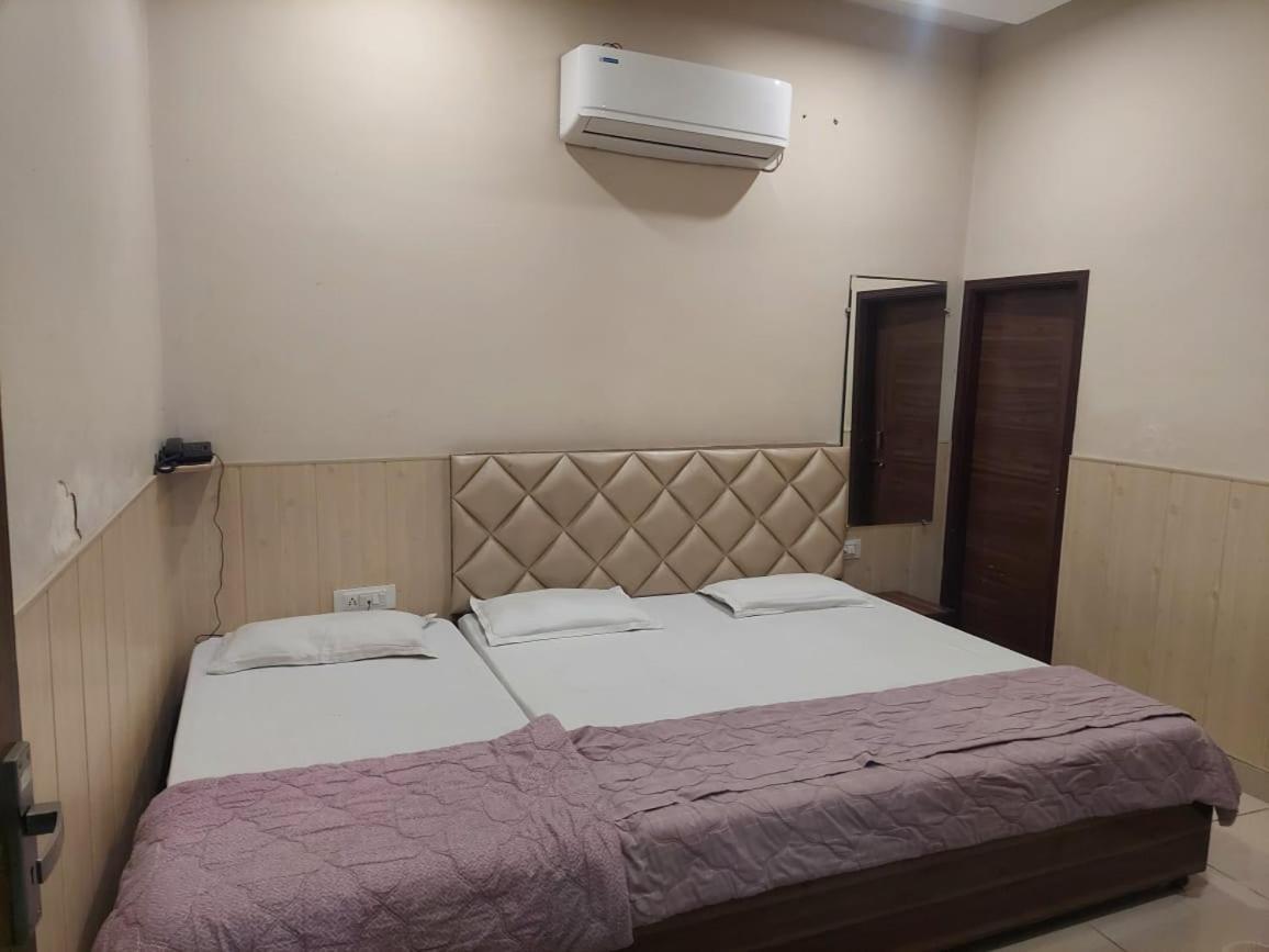 Rk Lodge Amritsar Chambre photo