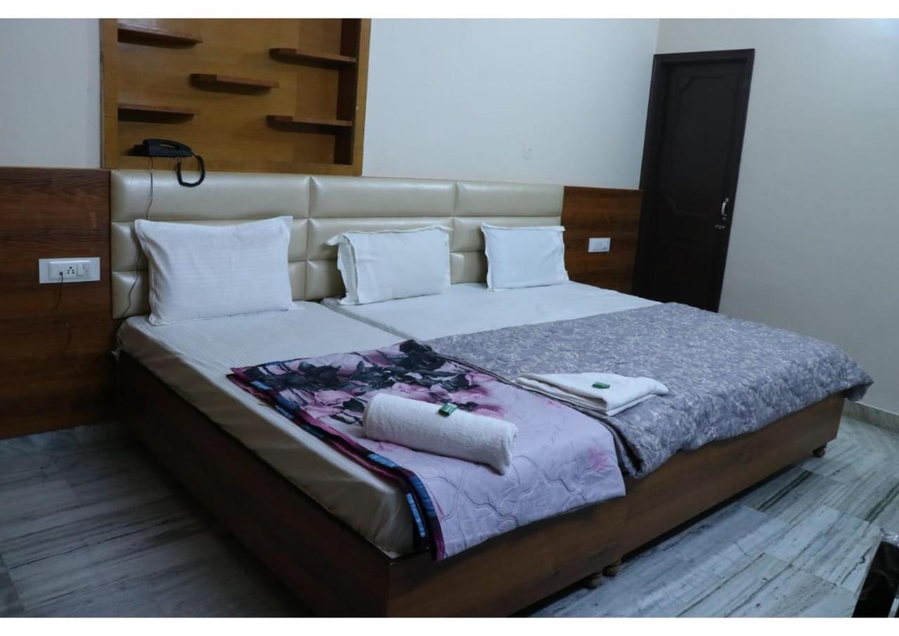 Rk Lodge Amritsar Extérieur photo