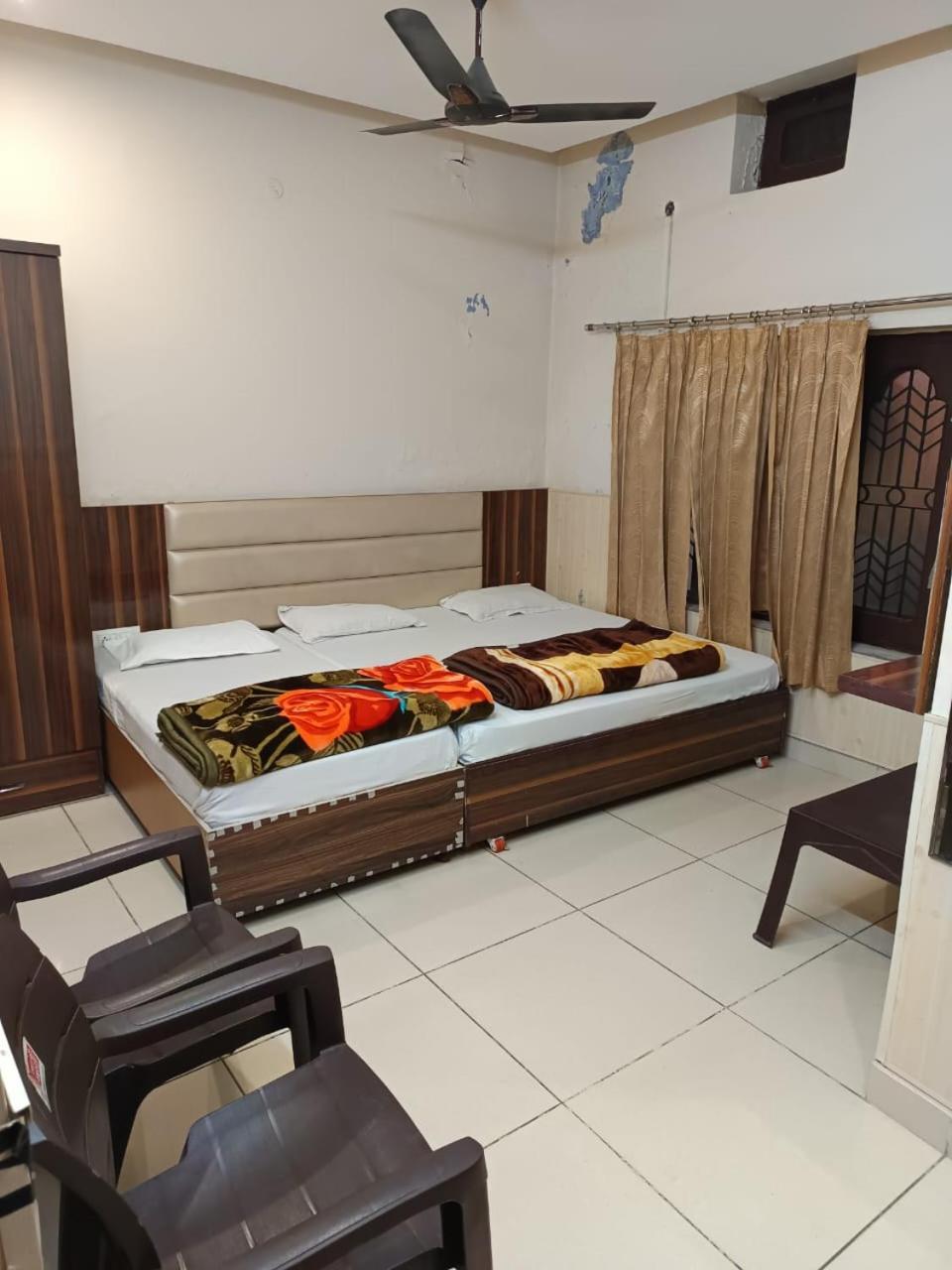 Rk Lodge Amritsar Extérieur photo